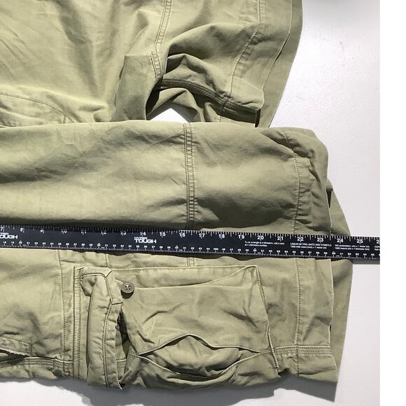 Polo Ralph Lauren Men’s Olive Cargo Shorts Size 46B – Classic, Chino, Outdoor - Picture 7 of 8
